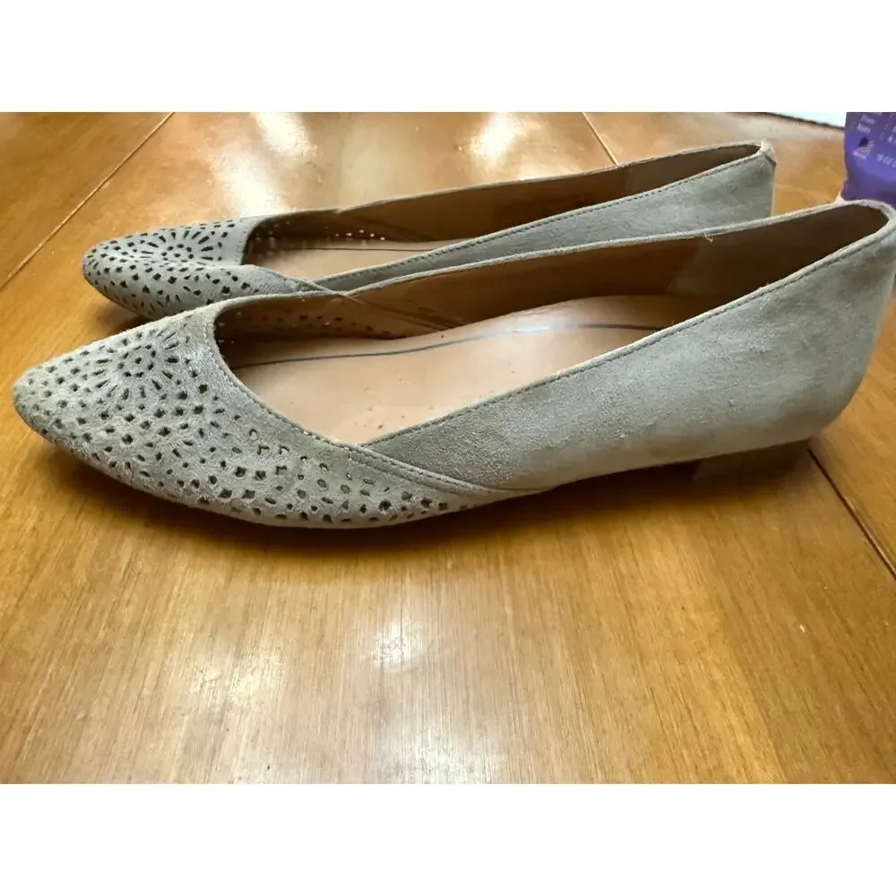 Vionic Carmela Pointed toe flat dark taupe suede laser cut orthotic support 7*